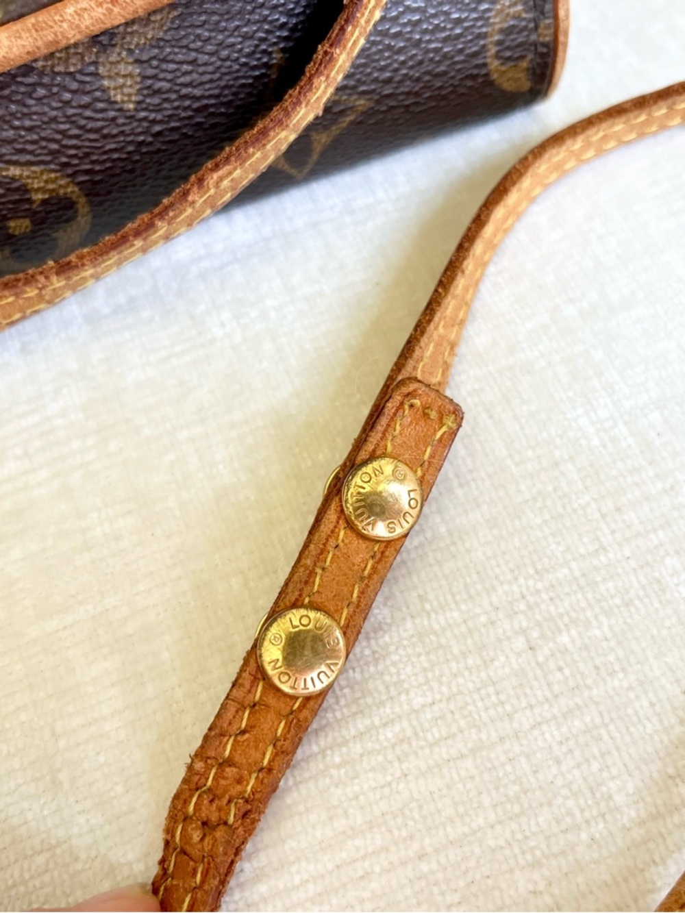 Louis Vuitton Monogram Leather Twin GM Pochette Crossbody Bag - Picture 5 of 8
